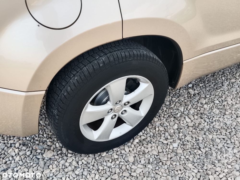 Suzuki Grand Vitara 2.4 Premium EU5 - 23