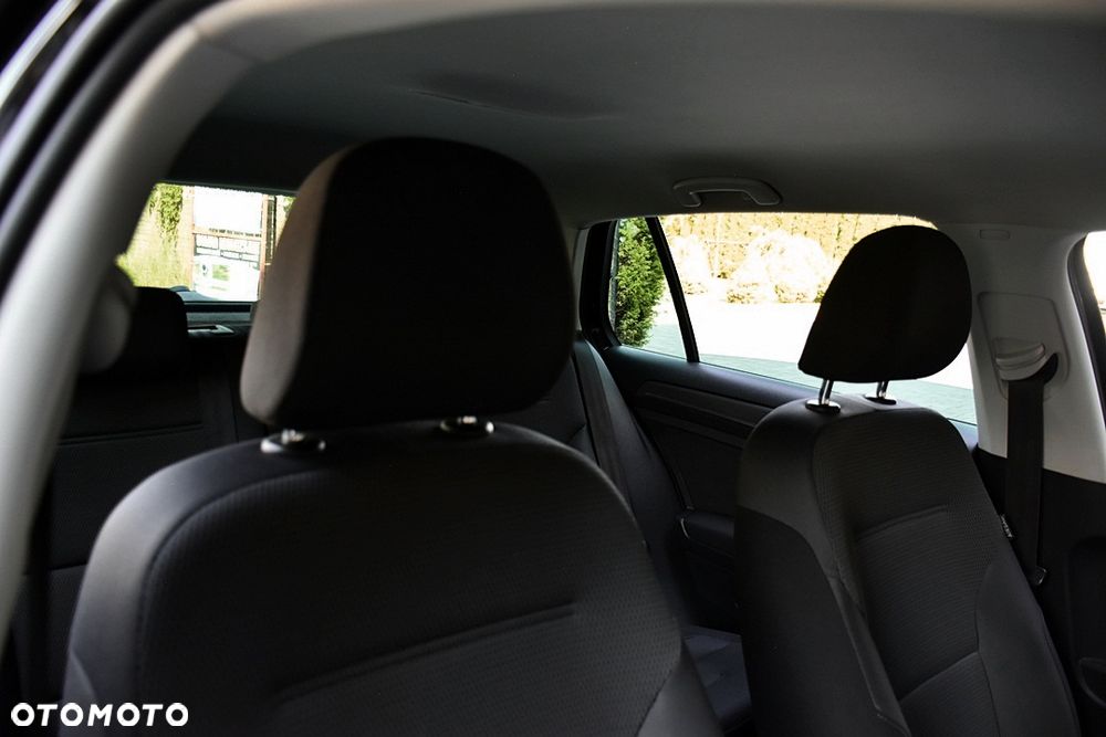 Volkswagen Golf 1.6 TDI DPF BlueMotion - 32