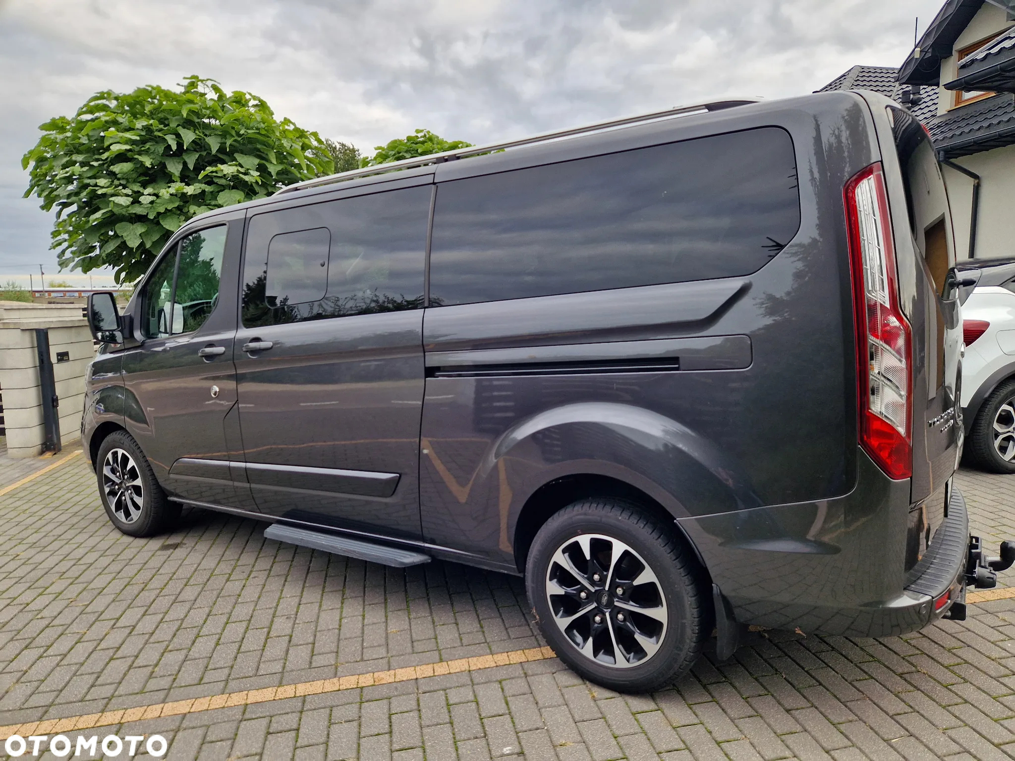 Ford Tourneo Custom - 14