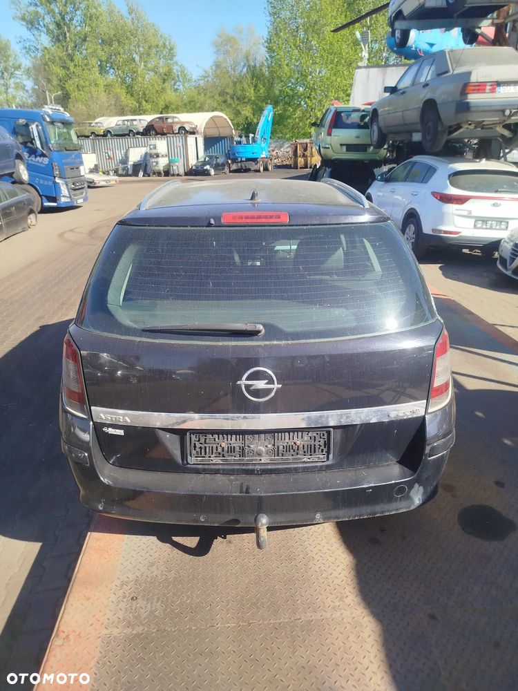 Opel Astra H na części. - 10