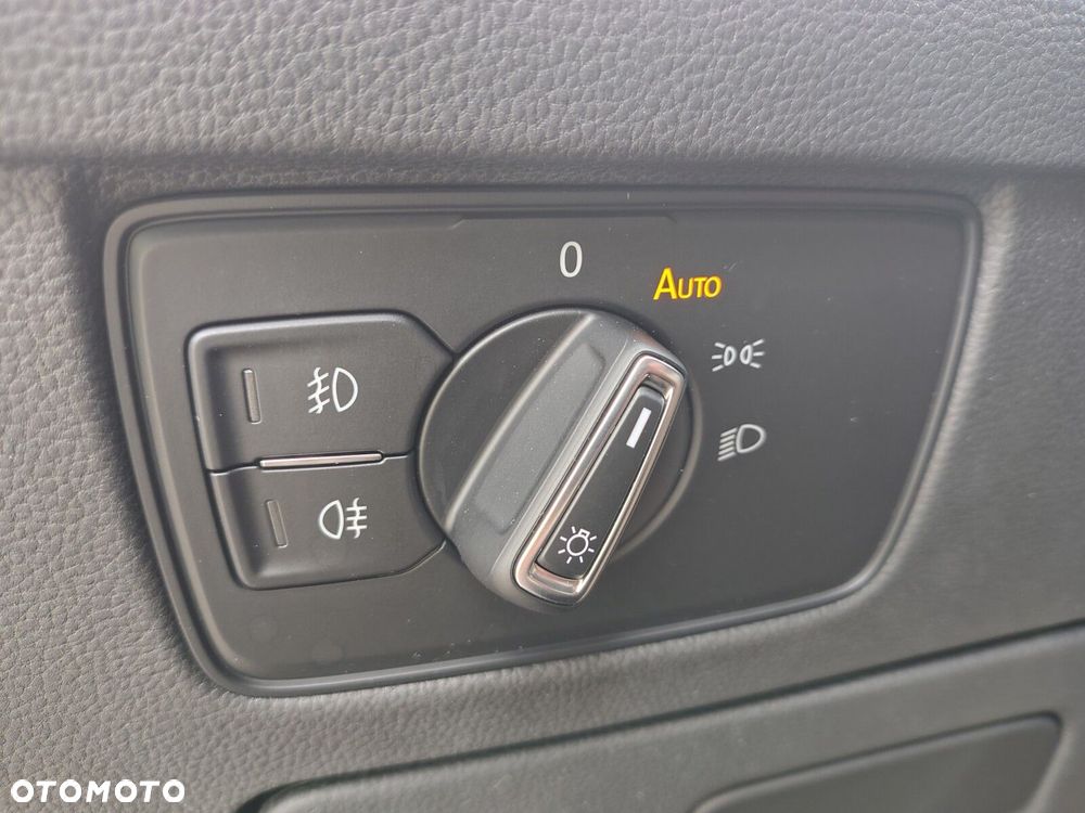Volkswagen Passat - 32