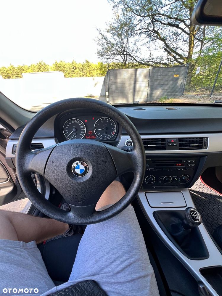 BMW Seria 3 318i - 31