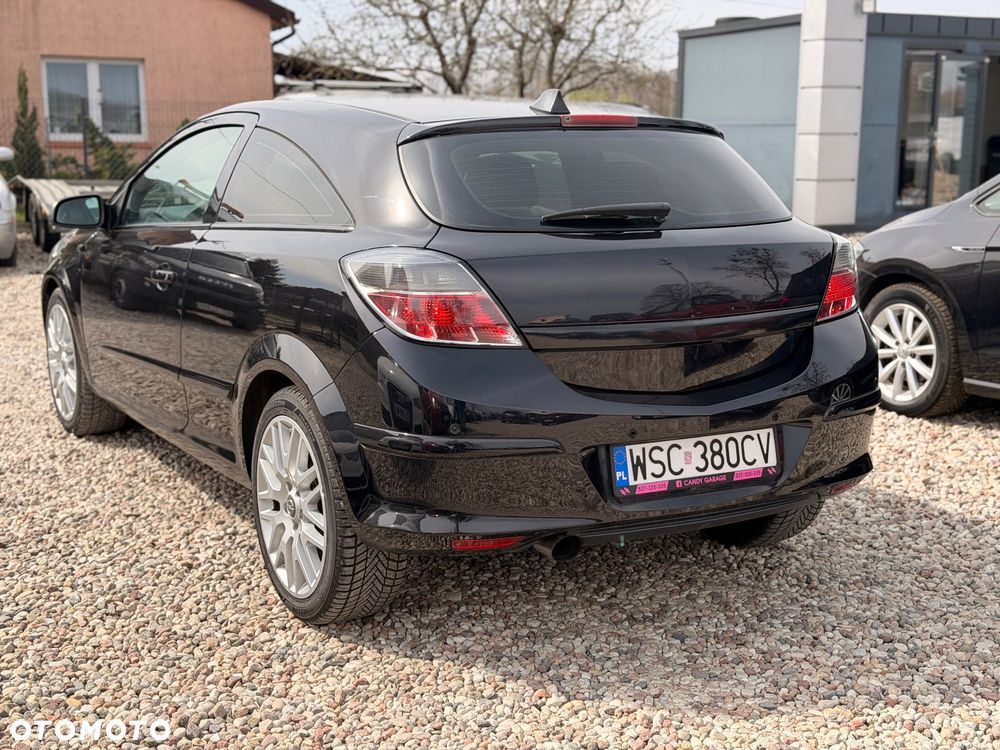 Opel Astra 2.0 T Cosmo - 3