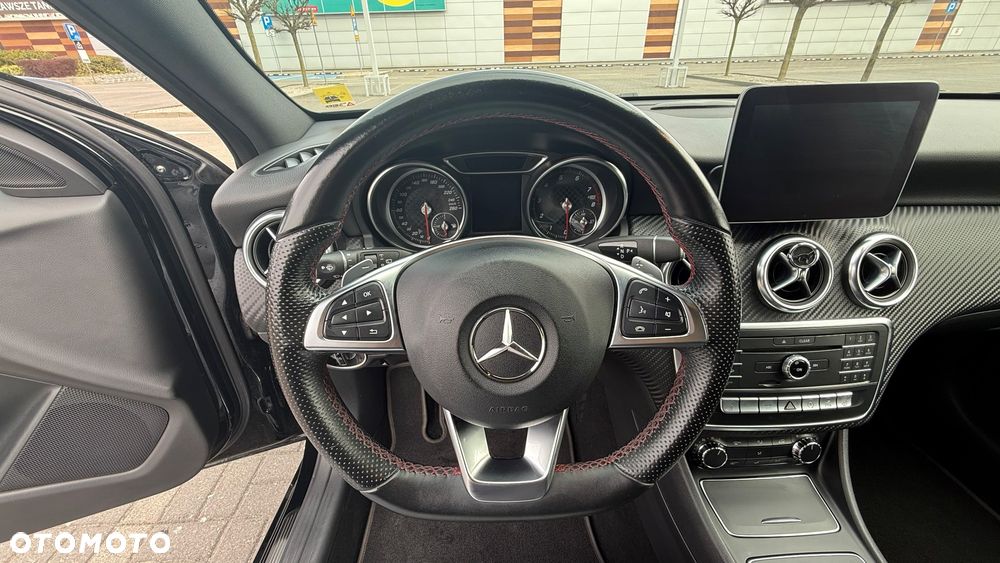 Mercedes-Benz Klasa A 220 4-Matic AMG Line - 11