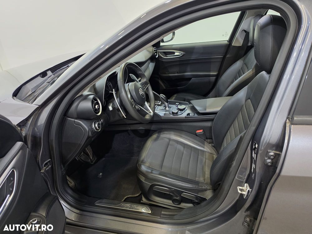 Alfa Romeo Giulia 2.2 JTDM Aut. - 8