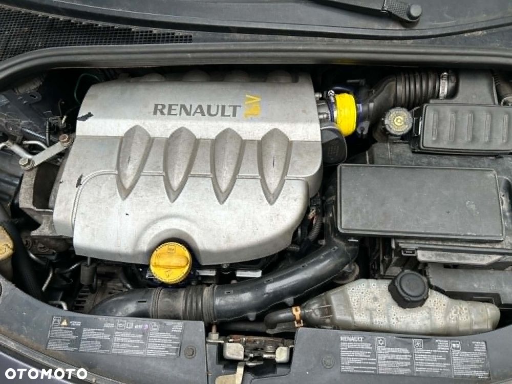 Renault Clio 1.6 16V Expression - 9