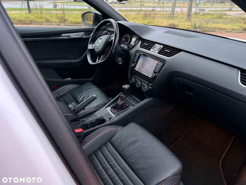 Skoda Octavia 2.0 TDI DSG RS - 14