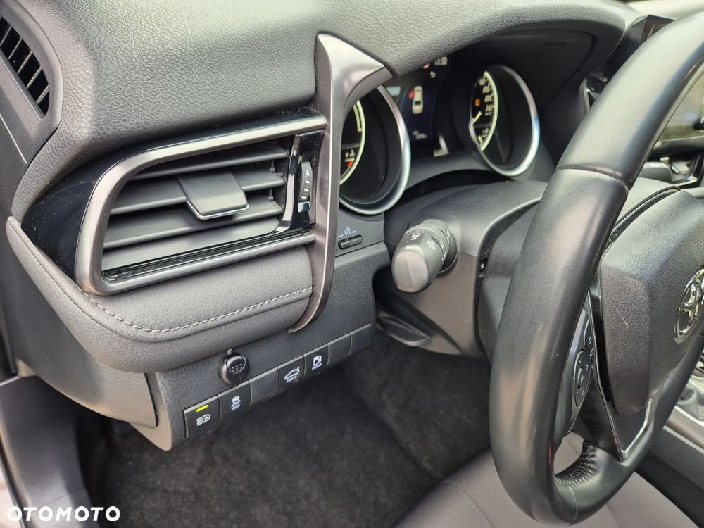 Toyota Camry 2.5 Hybrid Comfort CVT - 28