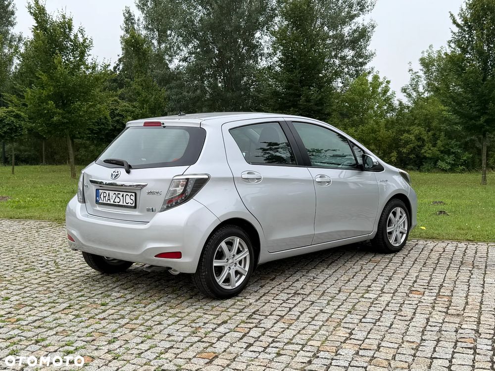 Toyota Yaris Hybrid 100 Premium - 18