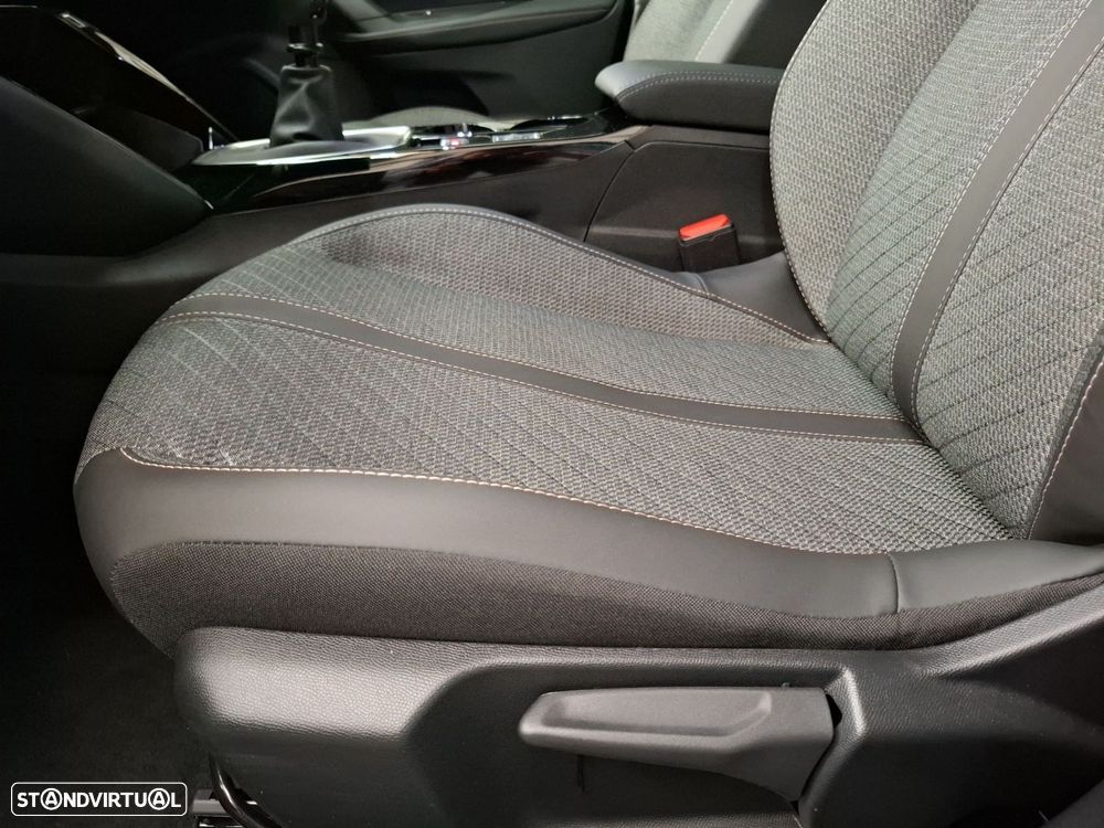 Peugeot 2008 1.2 Allure - 24