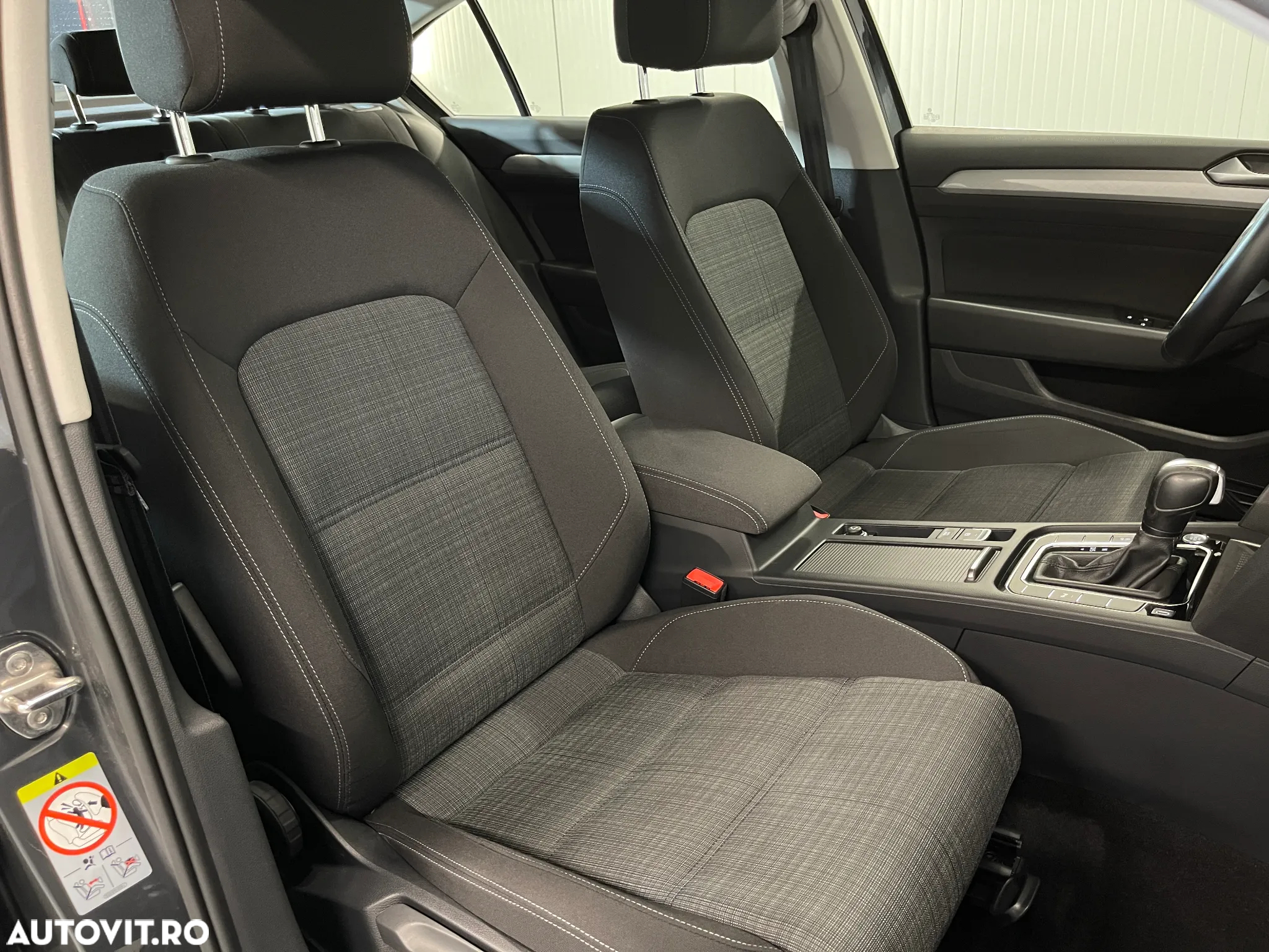 Volkswagen Passat 2.0 TDI DSG Comfortline - 9