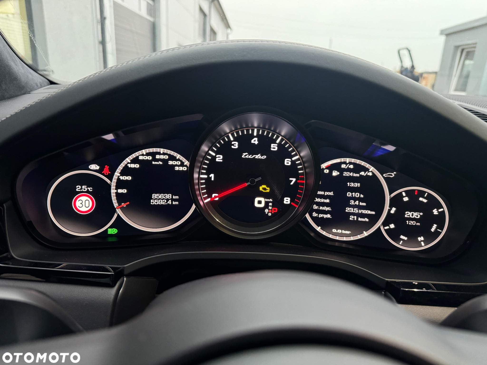 Porsche Cayenne Turbo - 12