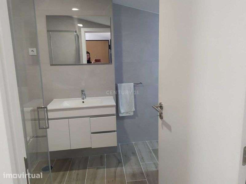 Apartamento T1 na av Sá Carneiro como novo - Grande imagem: 3/5