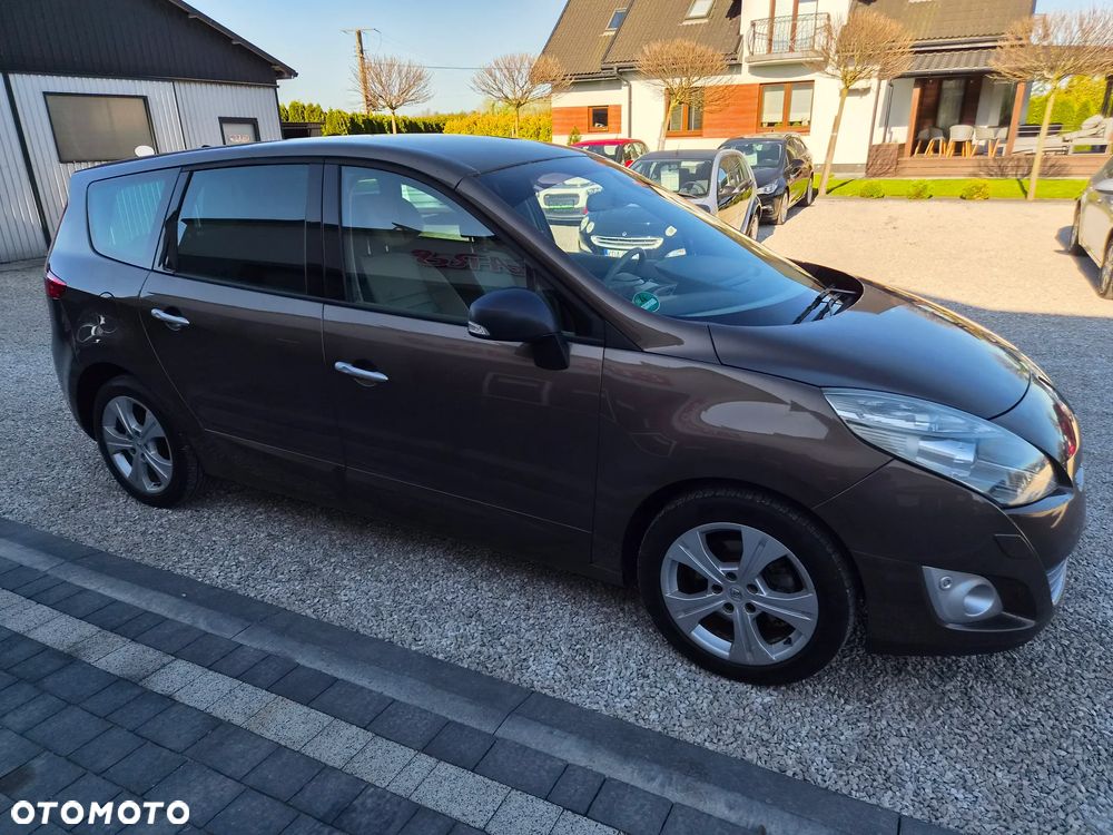 Renault Grand Scenic - 11