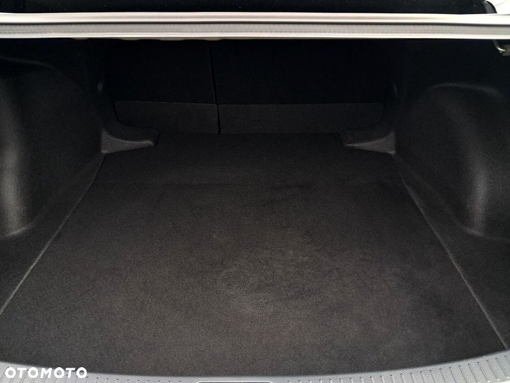 Toyota Corolla 1.8 Hybrid Style - 12