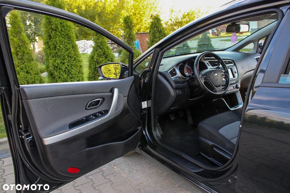 Kia Ceed 1.6 CRDi 128 ISG SW Vision - 35
