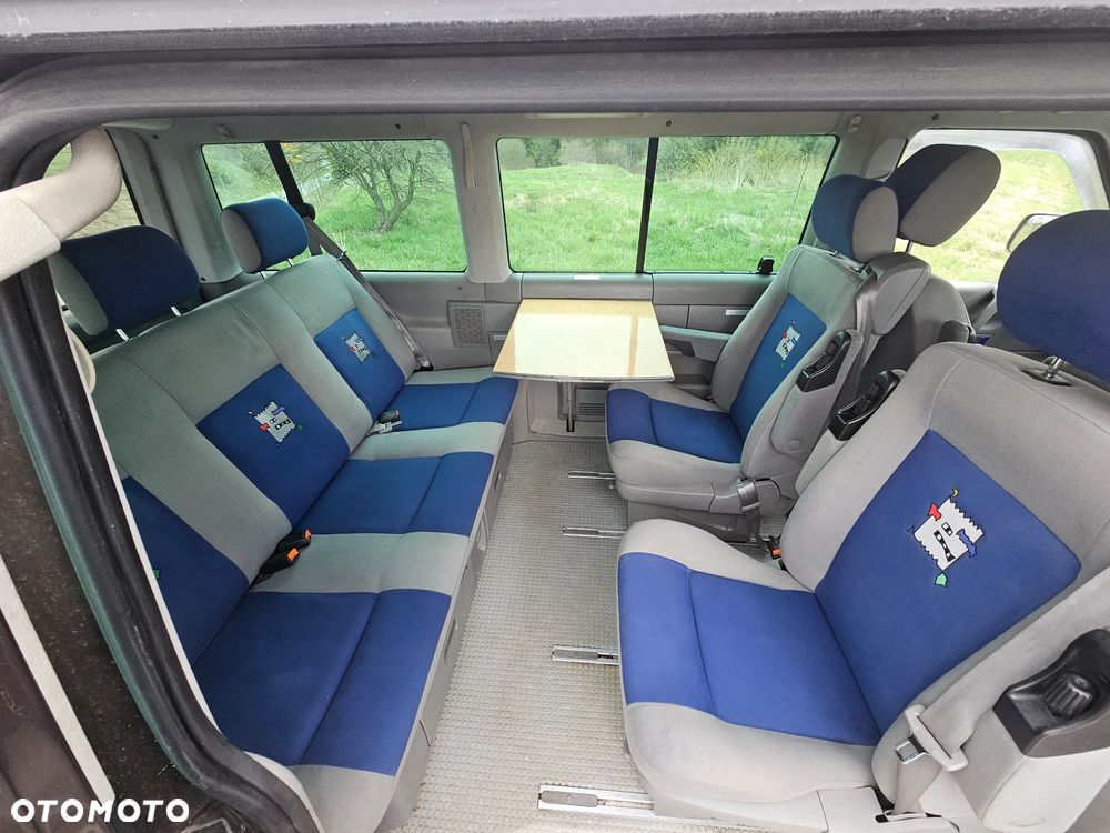 Volkswagen Multivan - 5