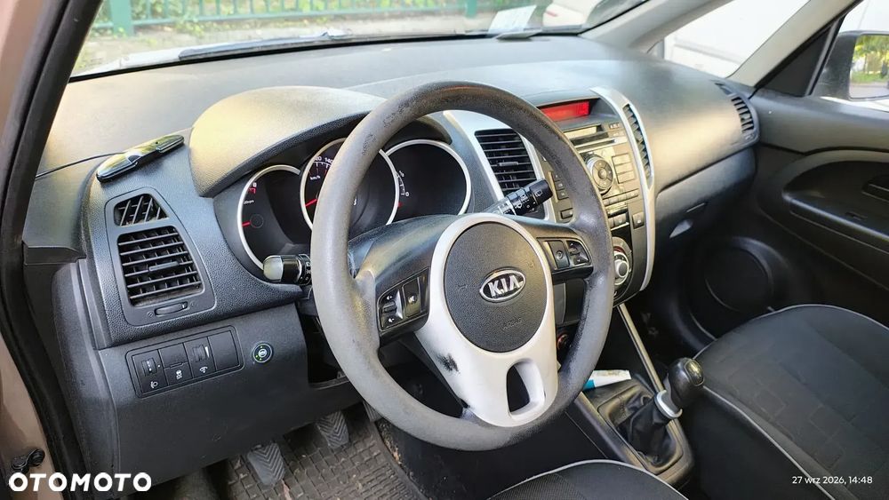 Kia Venga 2011 photo 2