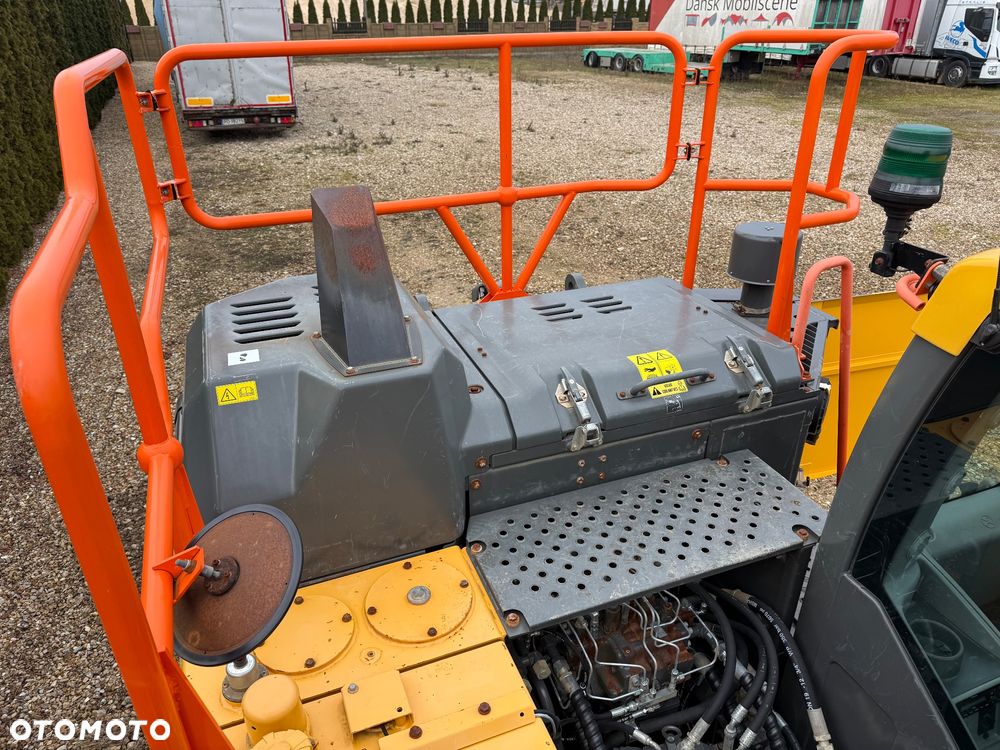 Volvo EC 140 EL - 12