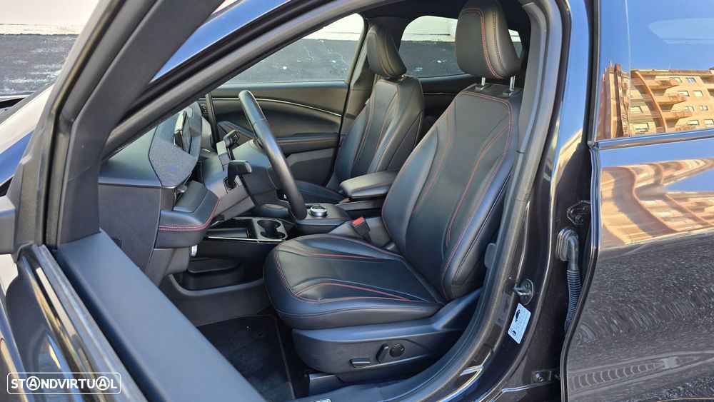 Ford Mustang Mach-E 98.7 kWh Premium AWD - 49