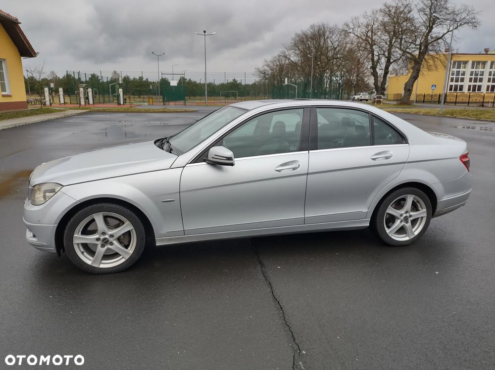 Mercedes-Benz Klasa C 320 T CDI 7G-TRONIC Avantgarde DPF Sport Edition - 3