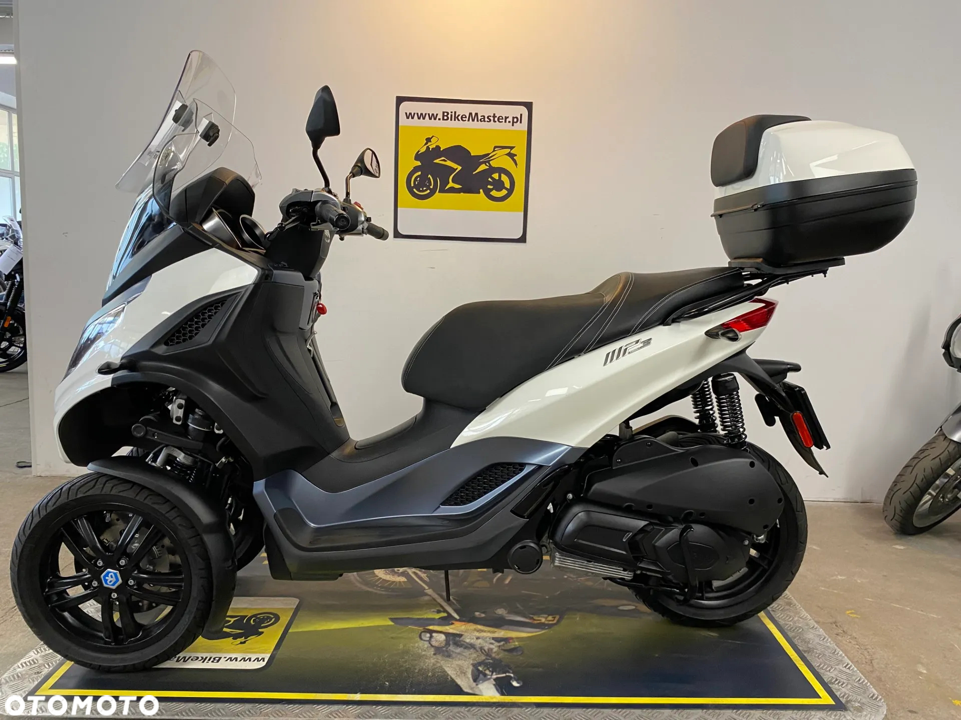Piaggio MP-3 - 2