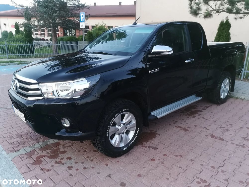 Toyota Hilux 2.4 D-4D Extra Cab DLX 4x4 - 4