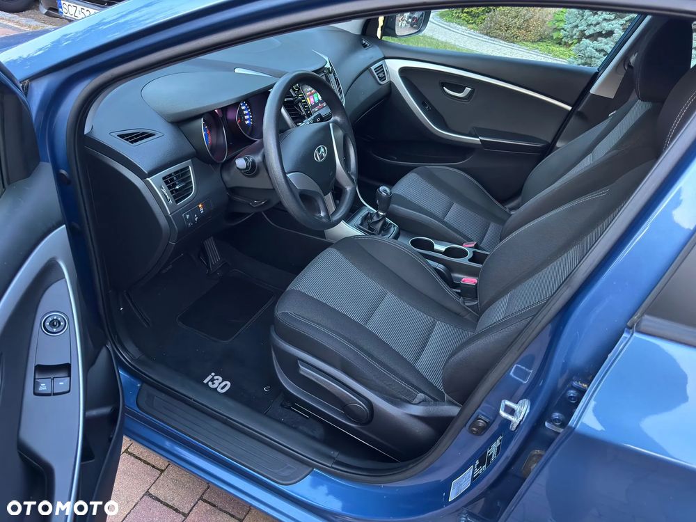 Hyundai i30 blue 1.4 Style - 6