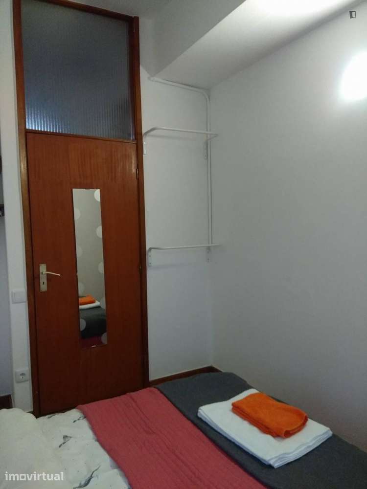 Quarto - localizado em Guimaraes - Grande imagem: 3/11