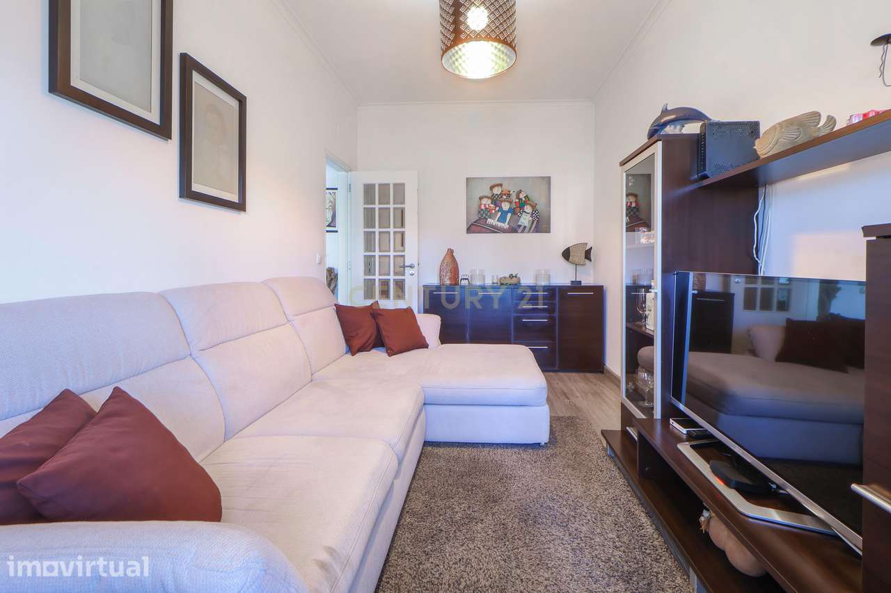 Apartamento T2 em zona central inserido em prédio com 2 elevadores | P - Grande imagem: 5/29