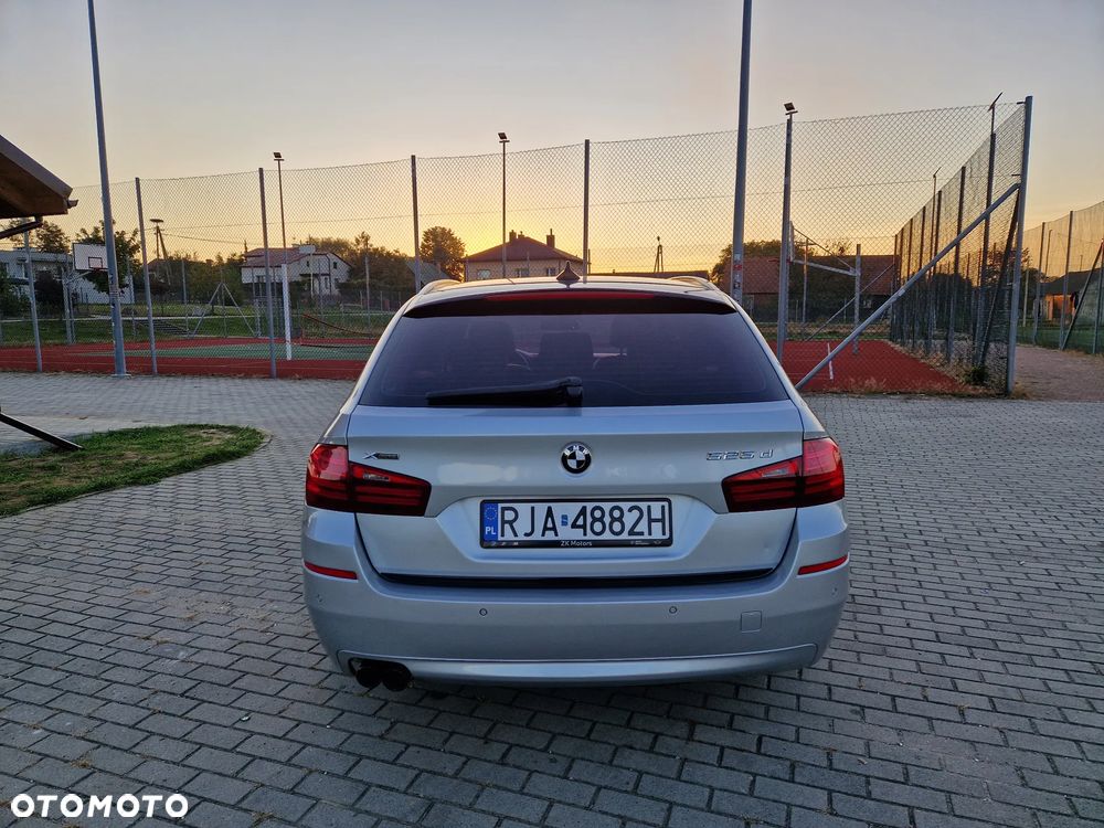 BMW Seria 5 525d xDrive Luxury Line - 2