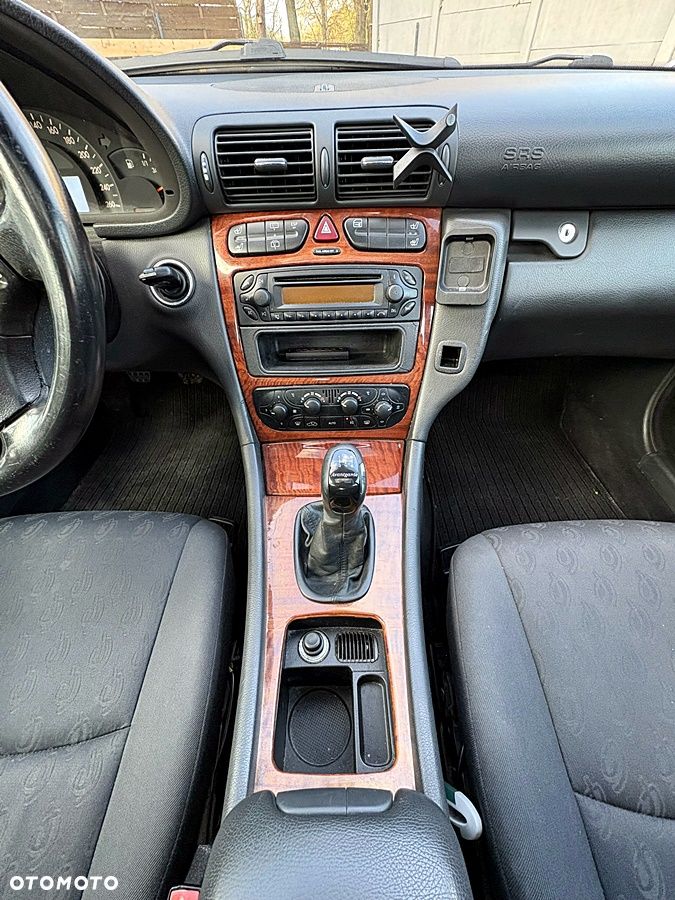 Mercedes-Benz Klasa C 200 T Kompressor Avantgarde - 26