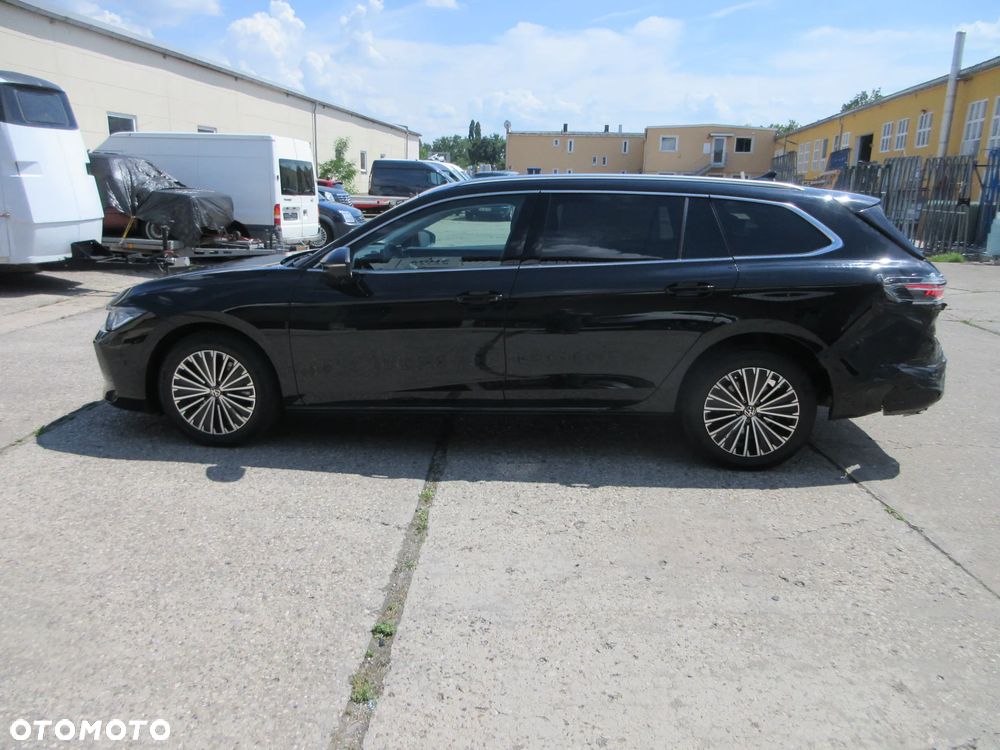 Volkswagen Passat Variant 2.0 TDI SCR 4Mot Elegance DSG - 8