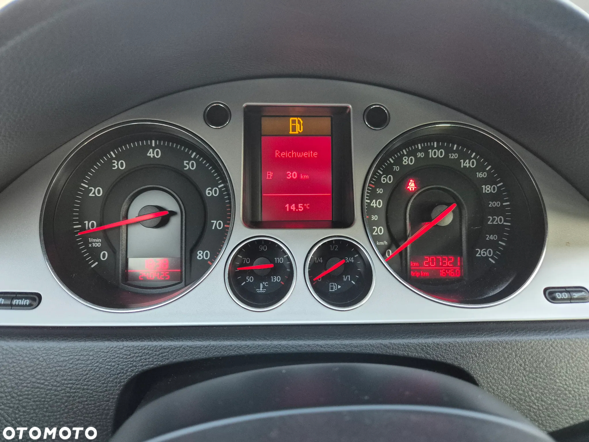 Volkswagen Passat - 12
