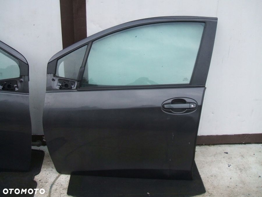 TOYOTA YARIS III DRZWI prawe tył tylne 1G3 - 5