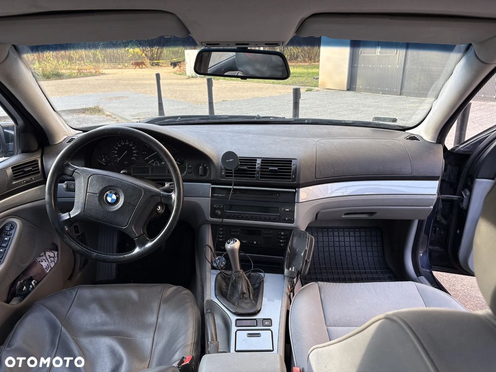 BMW Seria 5 - 32