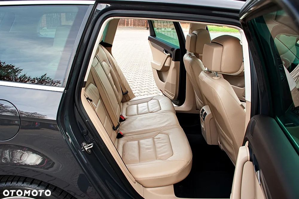 Volkswagen Passat 2.0 TDI 4Mot Highline - 23