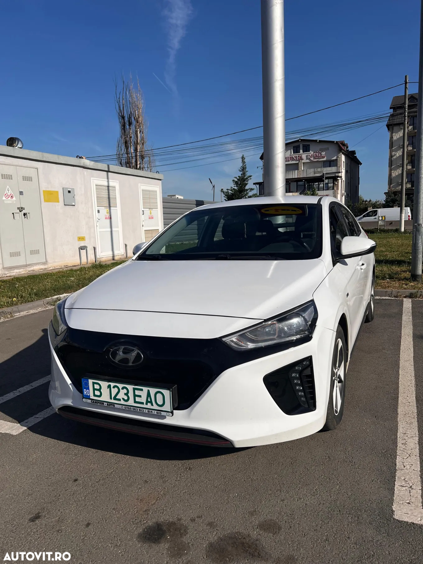 Hyundai IONIQ - 11
