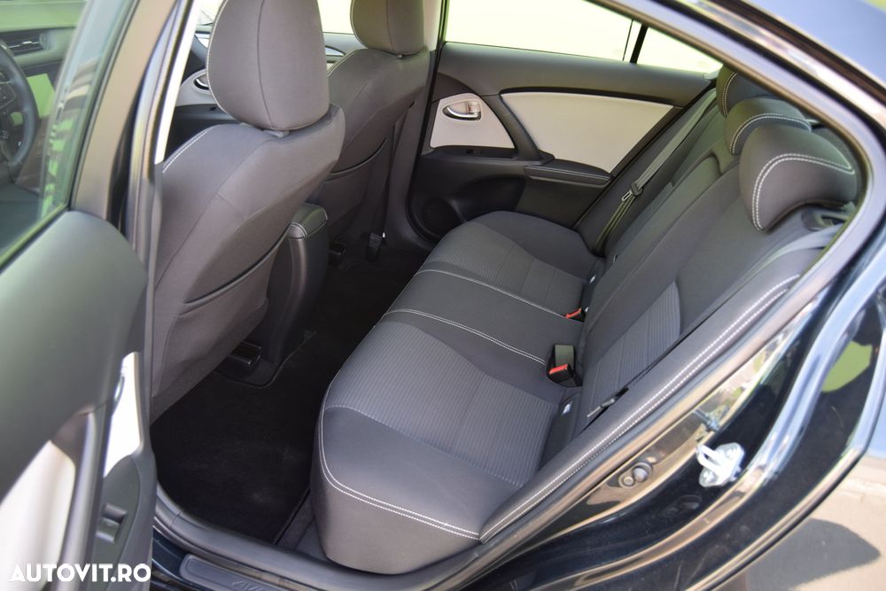 Toyota Avensis - 9
