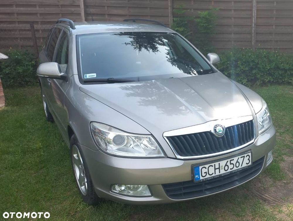 Skoda Octavia 1.6 Elegance - 1