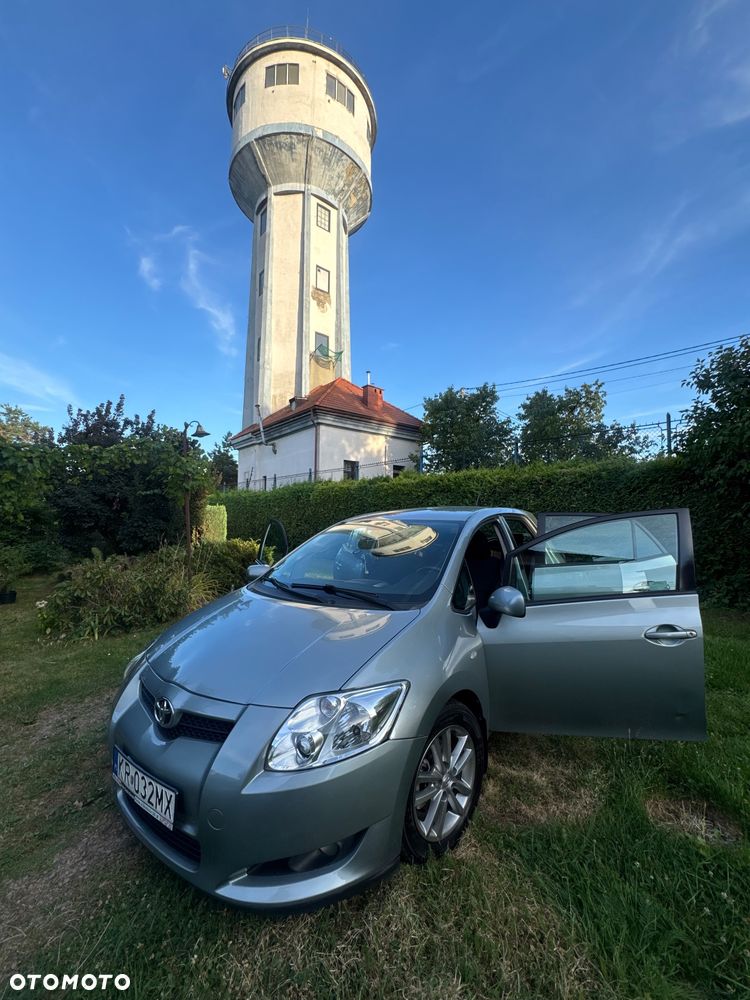 Toyota Auris 1.4 D-4D Terra - 11
