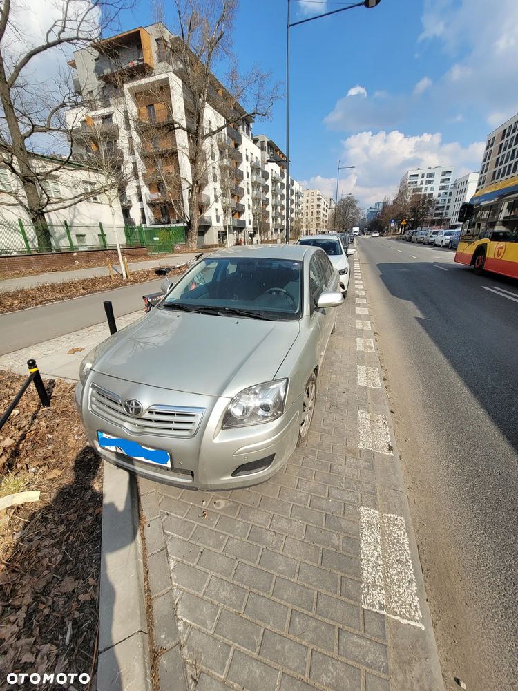 Toyota Avensis 1.8 VVT-i Luna - 1