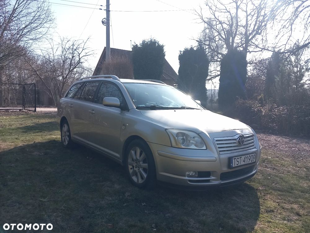 Toyota Avensis 2.0 D-4D Sol - 2