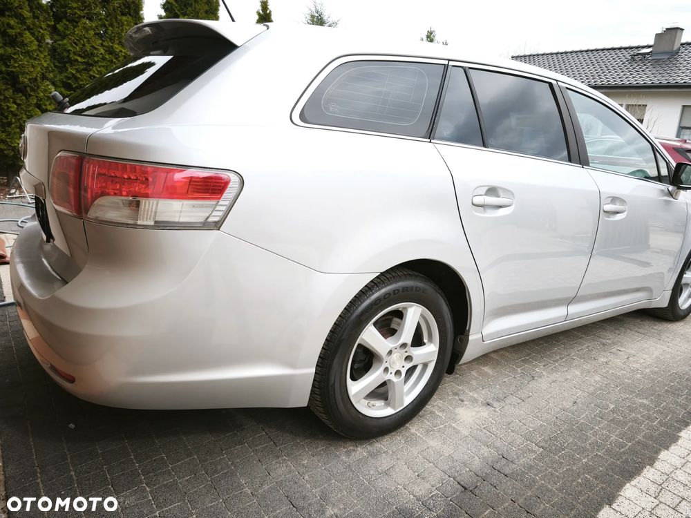 Toyota Avensis 1.8 Multidrive S Comfort - 10