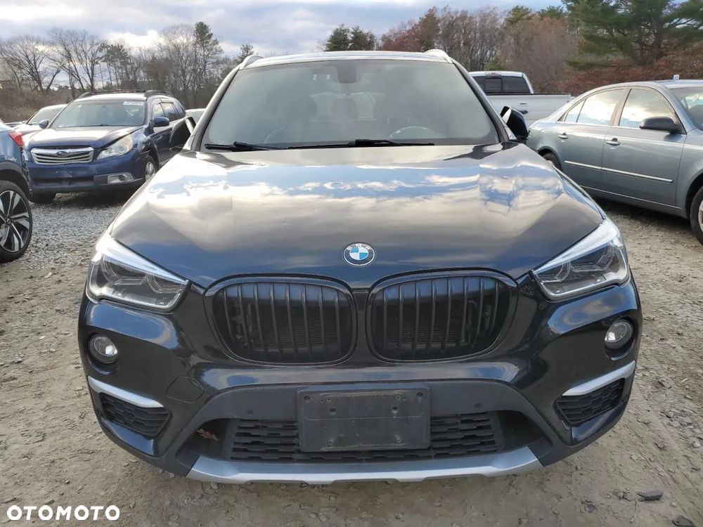 BMW X1 xDrive25i Sport Line - 5