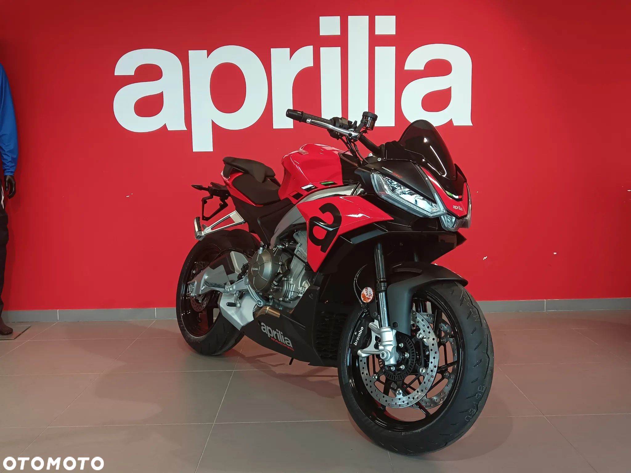 Aprilia Tuono - 1