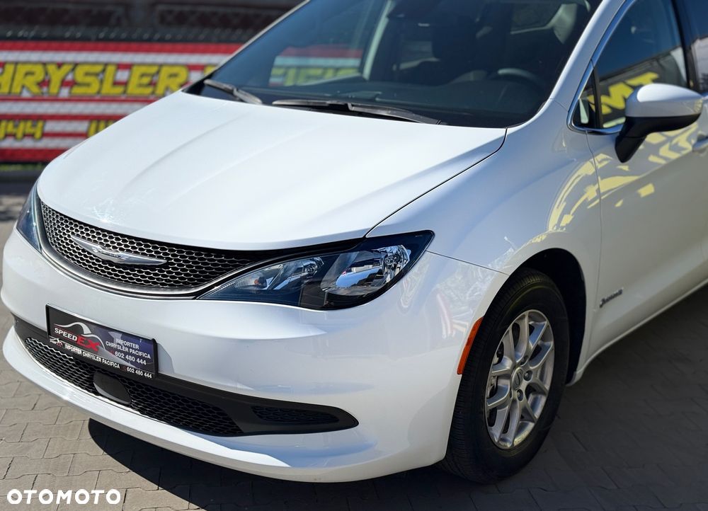 Chrysler Pacifica - 4