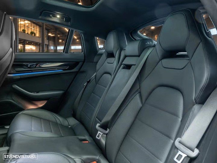 Porsche Panamera 4 E-Hybrid - 17