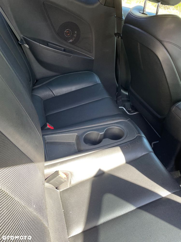 Hyundai Veloster 1.6 Turbo Style - 20