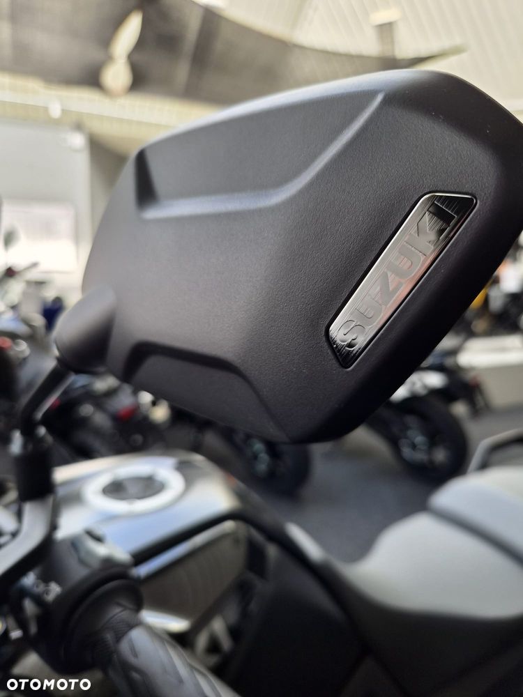 Suzuki V-STROM - 8